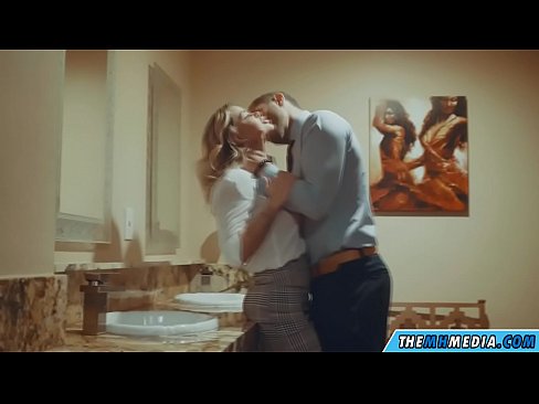 ❤️ Lè yon blond bèl sedui ou nan yon twalèt piblik ️❌ Videyo anal nan ht.xxxshake.ru ❌️❤